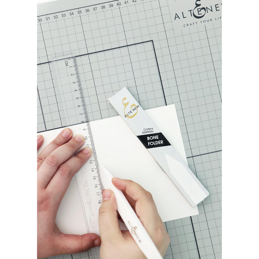 Altenew - Crafter's Essential Bone Folder