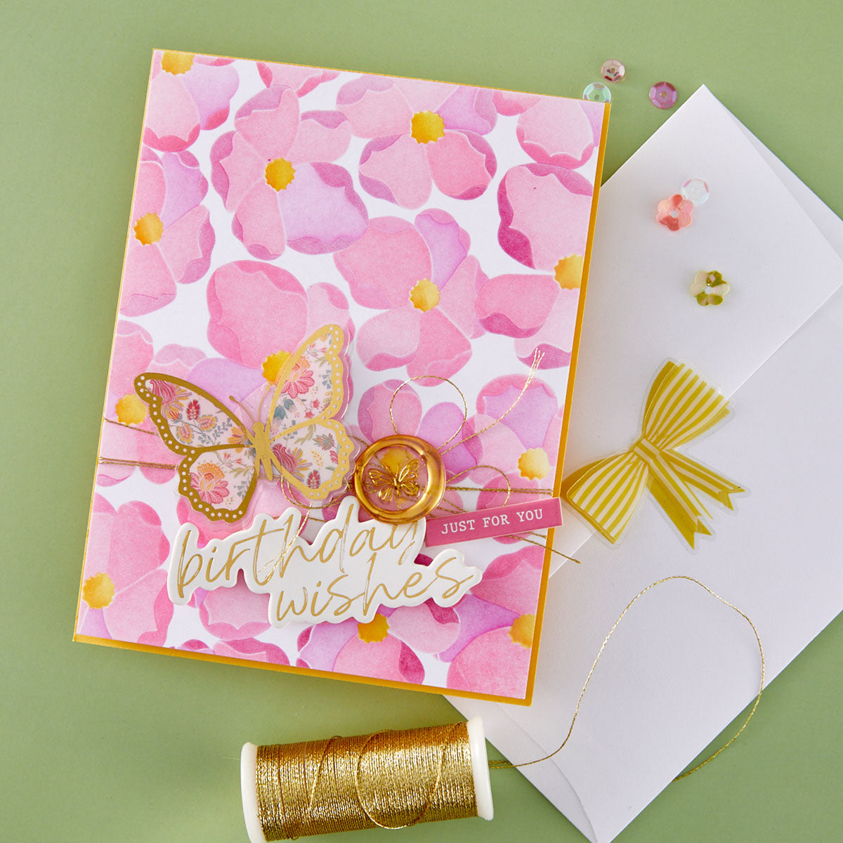 Spellbinders - Petal Burst Layered Stencil